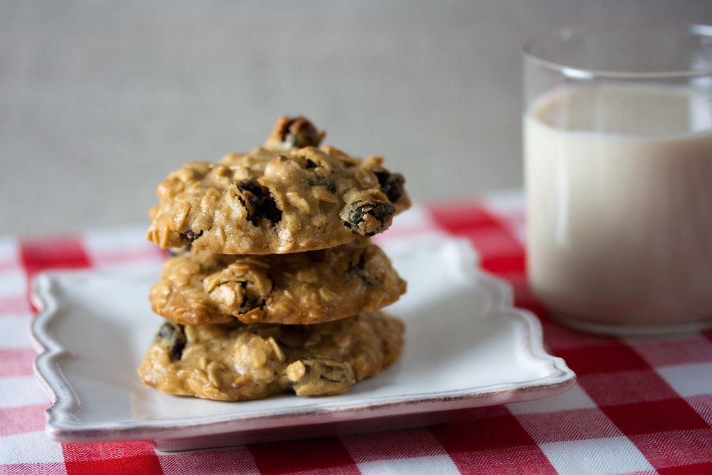 Chewy Oatmeal Cookies