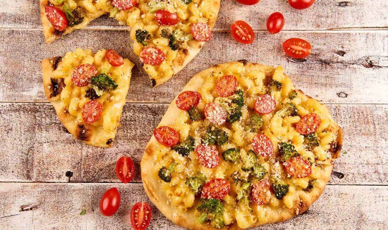 Mac N' Cheese Flatbread