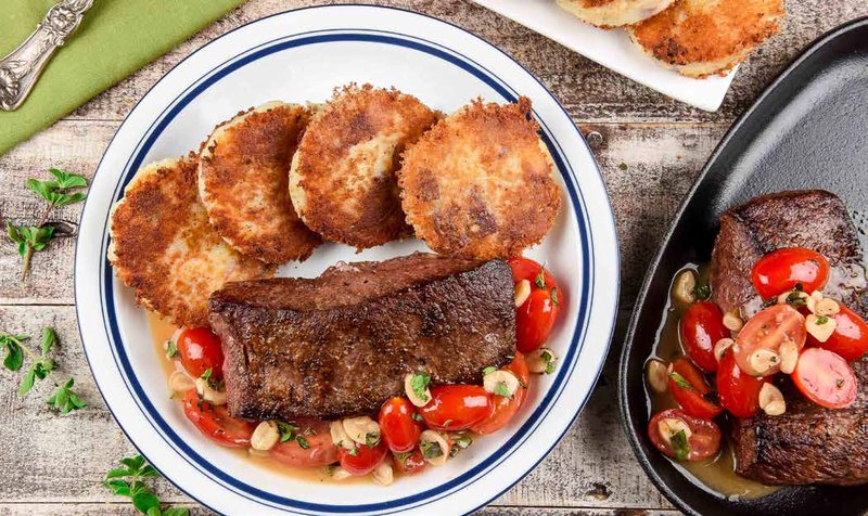 Pan-Seared Steak with Garlic-Tomato Sauce
